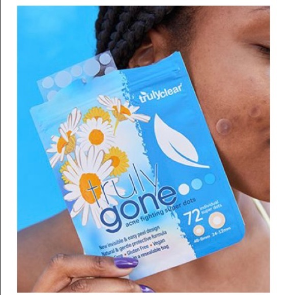 >>Truly Clear Truly Gone Hydrocolloid acne patches. - Picture 2 of 4